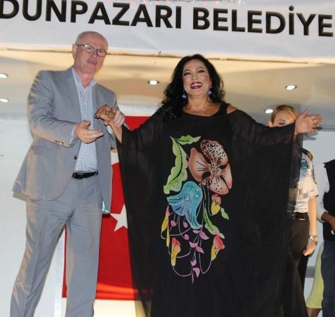 Eskişehir&rsquo;de T&uuml;rkan Şoray İzdihamı