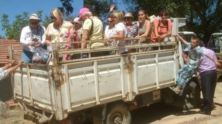 Organik Tarım İ&ccedil;in Kamyonetle Yayla Yolculuğu