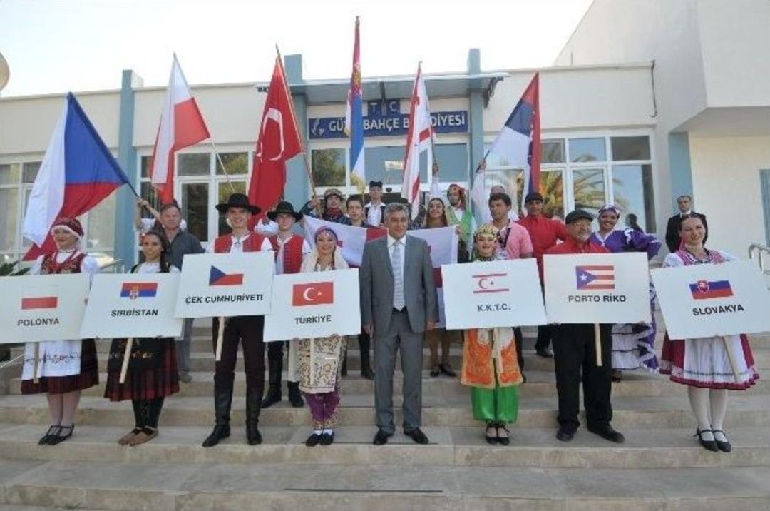 G&uuml;zelbah&ccedil;e Halk Dansları İle Coştu