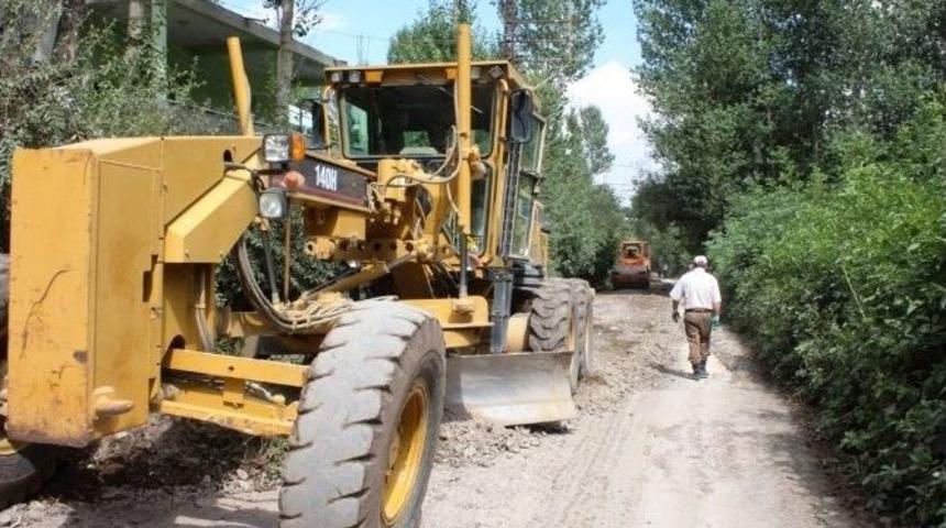 Gevaş Belediyesi&rsquo;nden Yol &Ccedil;alışması