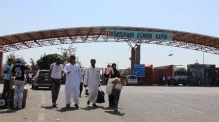 Suriyeliler, G&uuml;venli Liman Olarak G&ouml;rd&uuml;kleri Kilis&rsquo;e Geliyor