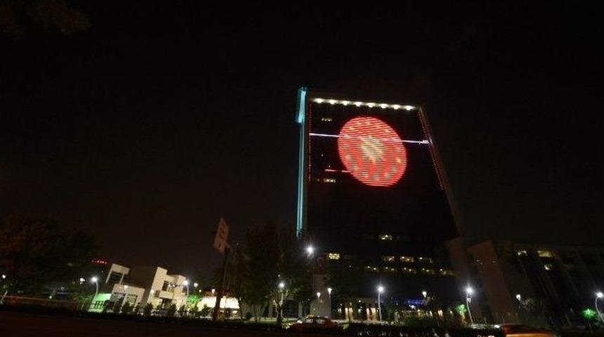 Cumhurbaşkanı Erdoğan&rsquo;a, Dev Ekrandan &ldquo;hayırlı Olsun&rdquo;