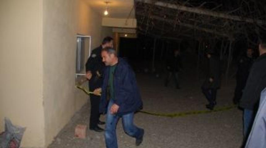 Ev Basarak 3 Kişiyi Yaralayan Şahıs 6 Ay Sonra Yakalandı