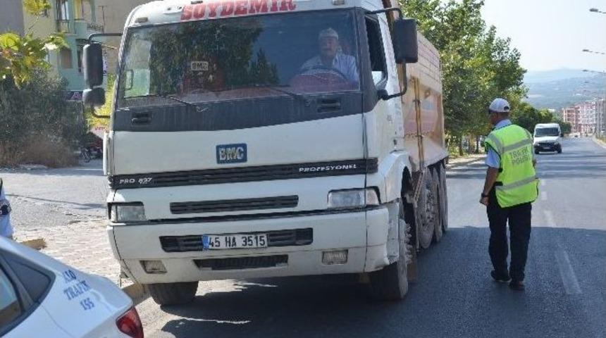 Soma&rsquo;da Kamyonların Şehir Merkezine Girmesi Yasaklandı