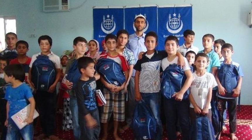 Kur&rsquo;an Kursu &Ouml;ğrencilerine Kırtasiye Yardımı