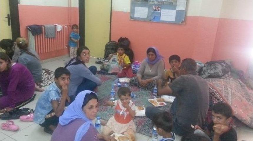 &Ouml;zg&uuml;r Yaşam Derneği&rsquo;nin Yardım Kamyonu Roboski&rsquo;de