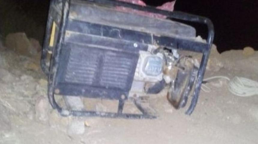 Arkeolog Ve Arkadaşları Ka&ccedil;ak Kazı Yaparken Yakalandı