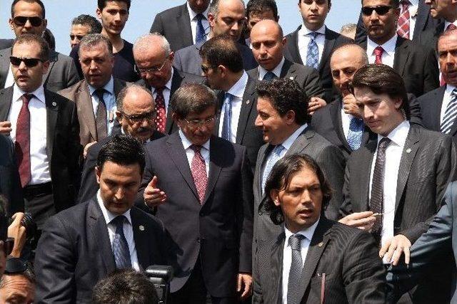 Başbakan Vekili Davutoğlu Cuma Namazını Kocatepe Camii’nde Kıldı