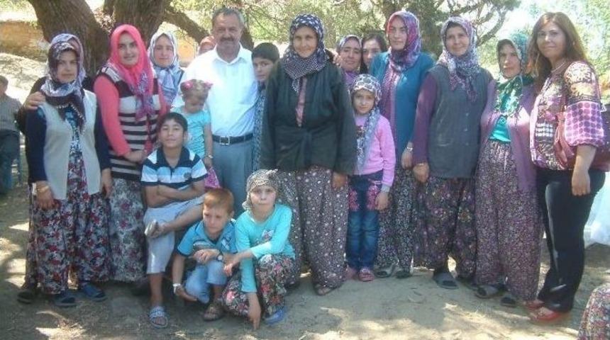 Burhaniyede Başkan Uysal&rsquo;a Sevgi Seli