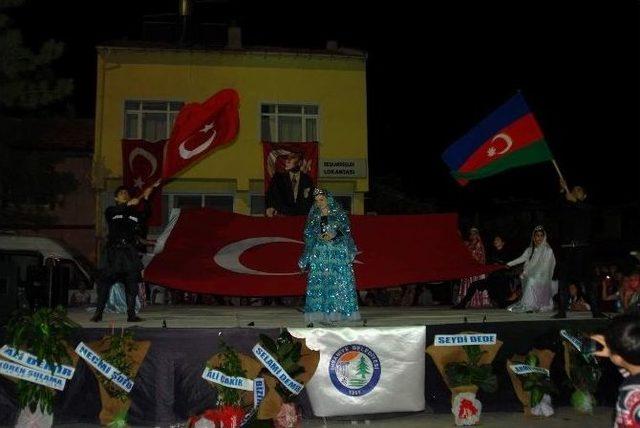 Azerbaycan Halk Oyunları Topluluğu İhsaniye’da Sahne Aldı