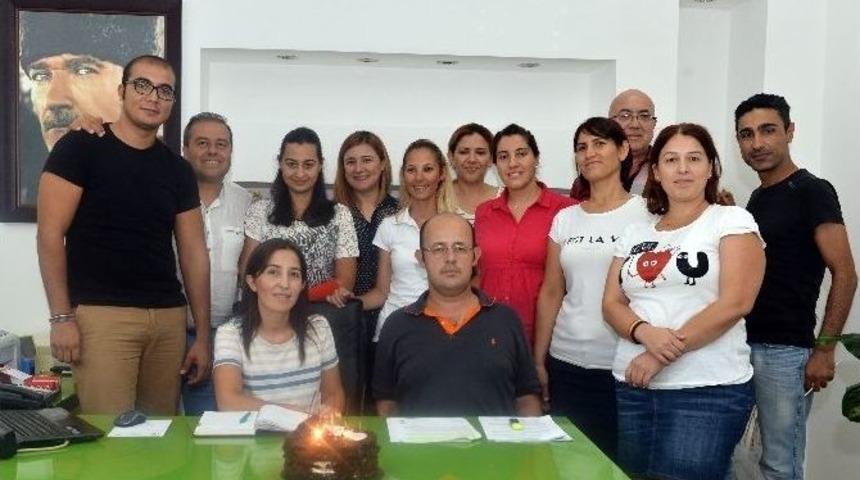 Ayın Personeline Pastalı Kutlama