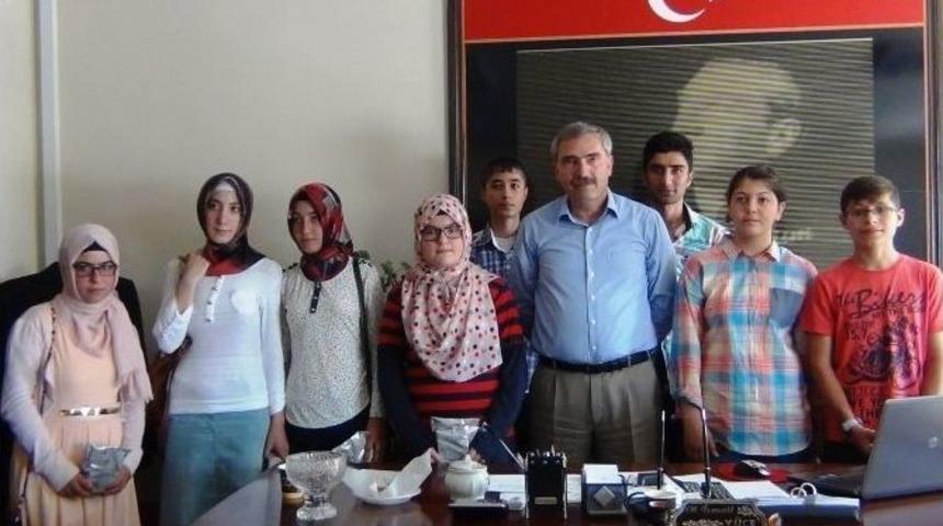 Erciş&rsquo;te Başarılı &Ouml;ğrenciler &Ouml;d&uuml;llendirildi