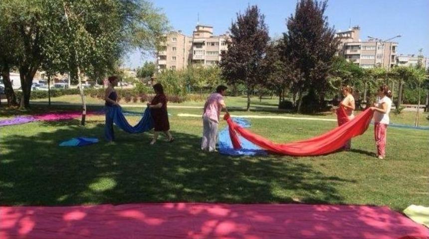 Nil&uuml;fer&rsquo;de Barış Sofrası