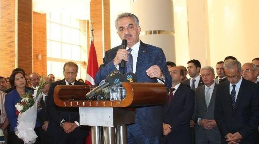 G&uuml;mr&uuml;k Ve Ticaret Bakanı Yazıcı, Bakanlık Personeline Veda Etti