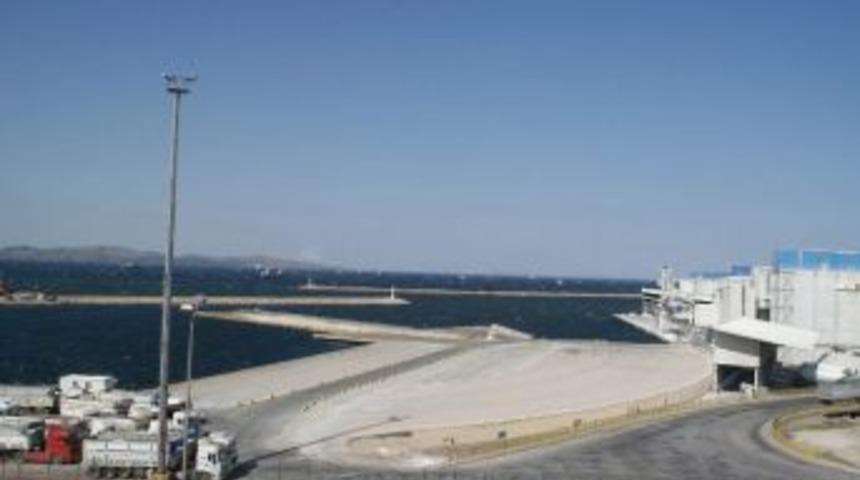 Şiddetli Poyraz Deniz Ulaşımını Aksatıyor