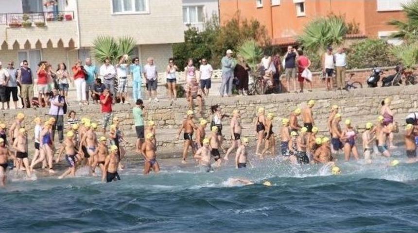 &Ccedil;anakkale Boğazı&rsquo;nda Y&uuml;zme Yarışmasına Fırtına Engeli