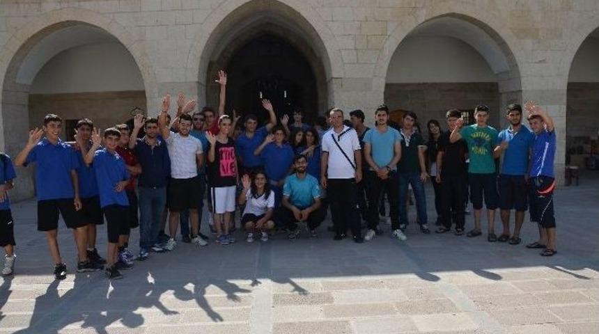 Tunceli Ve Hakkari&rsquo;den Gelen Sporcular, Tarihi Yerleri Gezdi