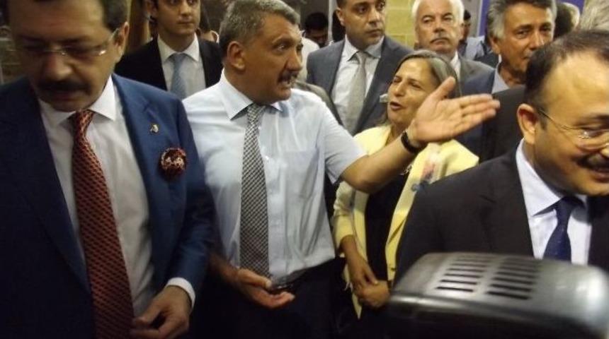 İzmir&rsquo;deki Fuarda Malatya Standına Protokol İlgisi