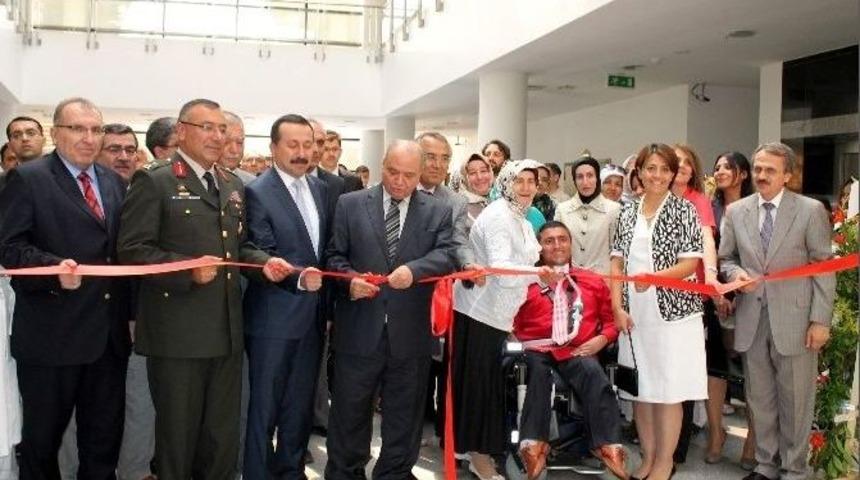 Engelli Emrah&rsquo;tan &ldquo;g&ouml;nle D&uuml;şen İnci Tanesi&rdquo; Sergisi