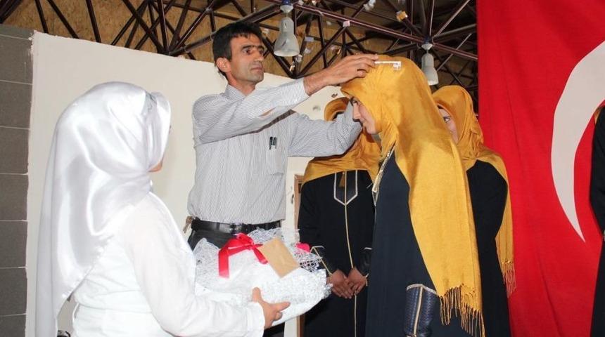 Adilcevaz'da Ta&ccedil; Takma Ve Diploma T&ouml;reni