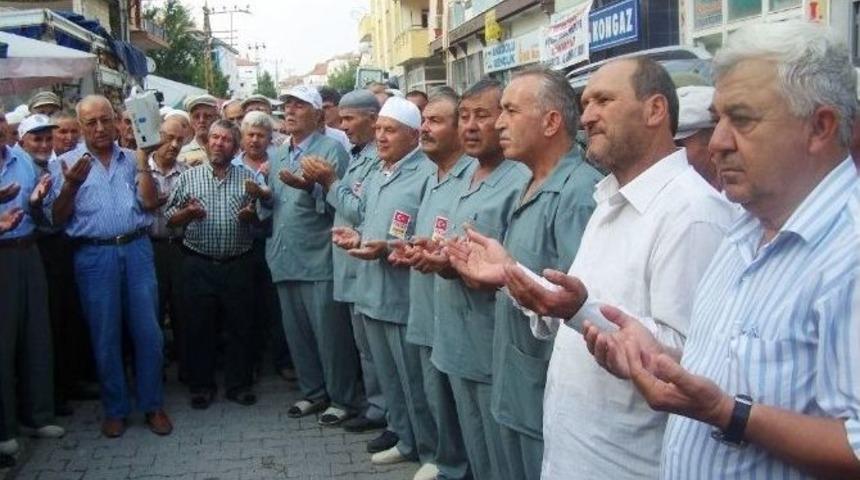 Korkuteli&rsquo;de 50 Hacı Adayı Dualarla Uğurlandı