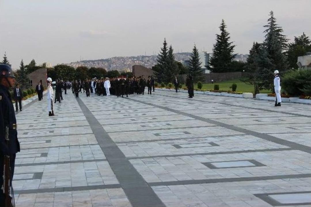Genelkurmay Başkanı &Ouml;zel Ve Kuvvet Komutanları, Zafer Bayramı Dolayısıyla Devlet Mezarlığı&rsquo;nı Ziyaret Etti