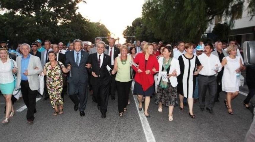 83. İzmir Enternasyonal Fuarı Coşkulu Bir Y&uuml;r&uuml;y&uuml;şle A&ccedil;ıldı