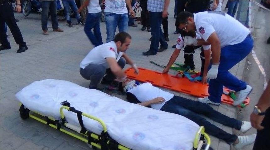 Tır, Motosiklete &Ccedil;arptı: 1 &Ouml;l&uuml;, 1 Yaralı