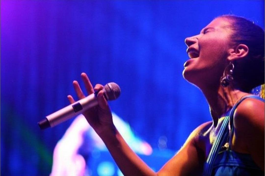 İrem Derici&rsquo;yi Ağlatan Şarkı