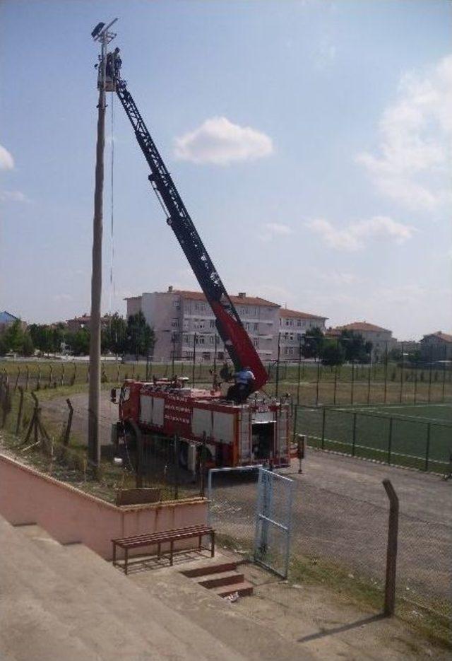 Muratlı Atatürk Stadyumu’na Işıklandırma Yapıldı