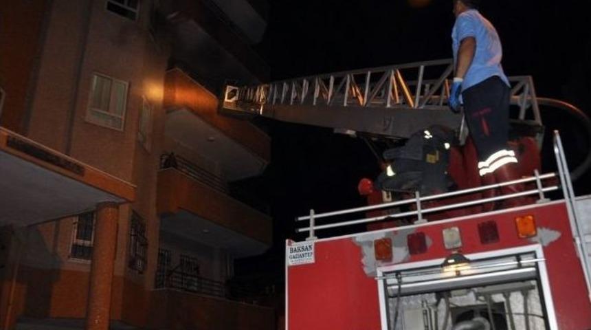 Tatilde Olan Ailenin Evi Kundaklandı