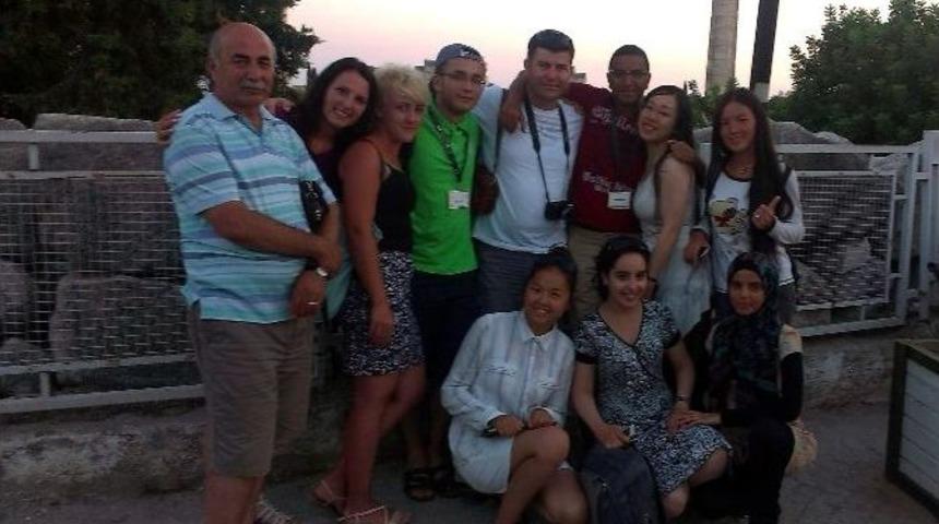 17 &Uuml;lkeden 25 &Ouml;ğrenci Ad&uuml;&rsquo;de T&uuml;rk K&uuml;lt&uuml;r&uuml;n&uuml; &Ouml;ğreniyor