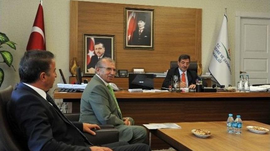 Kent Konseyi Y&ouml;netiminden &Ccedil;evre Ve Şehircilik Bakanı&rsquo;na Ziyaret