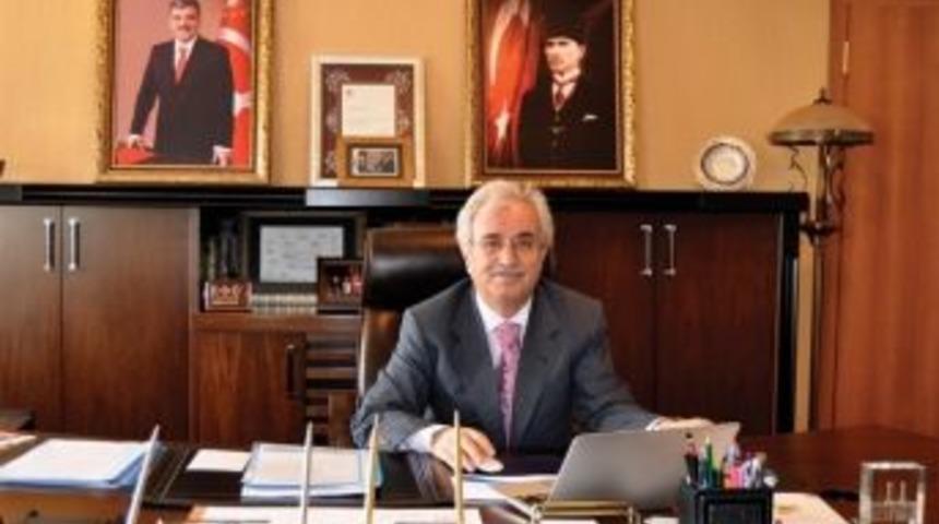 Et&uuml; Rekt&ouml;r&uuml; Prof. Dr. Muammer Yaylalı&rsquo;nın 30 Ağustos Zafer Bayramı Mesajı