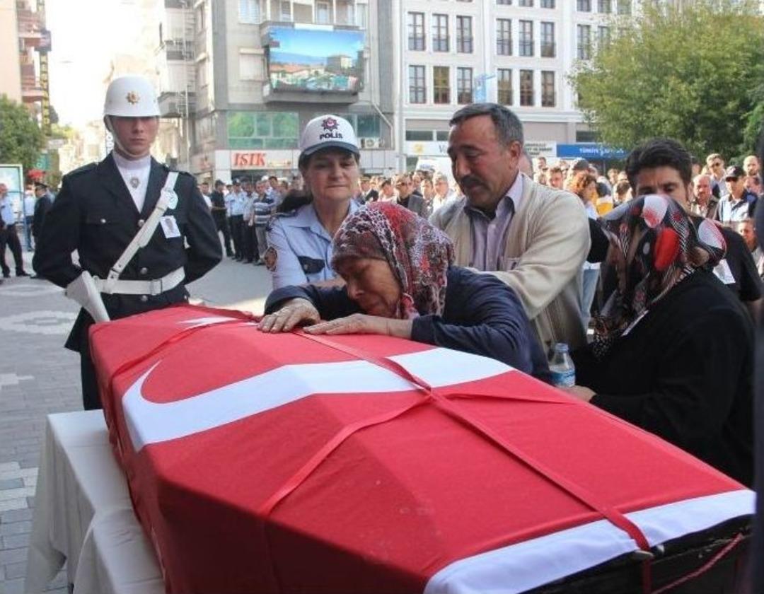 Şehit Polis Memuru İ&ccedil;in T&ouml;ren D&uuml;zenlendi