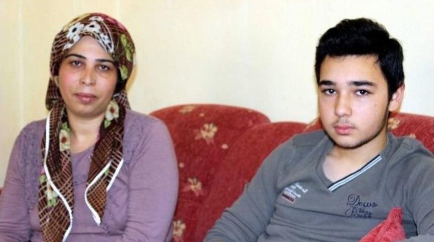 (&ouml;zel Haber) Hastalığı Y&uuml;z&uuml;nden Okulu Bıraktı