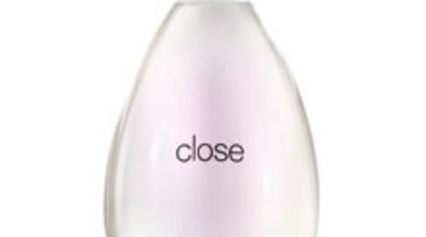 Gap'in İlk Bayan Parf&uuml;m&uuml;