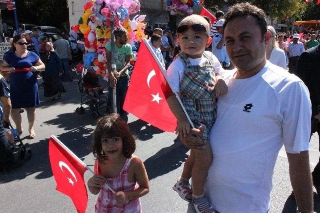 Edirne&rsquo;de Zafer Bayramı Coşkuyla Kutlandı