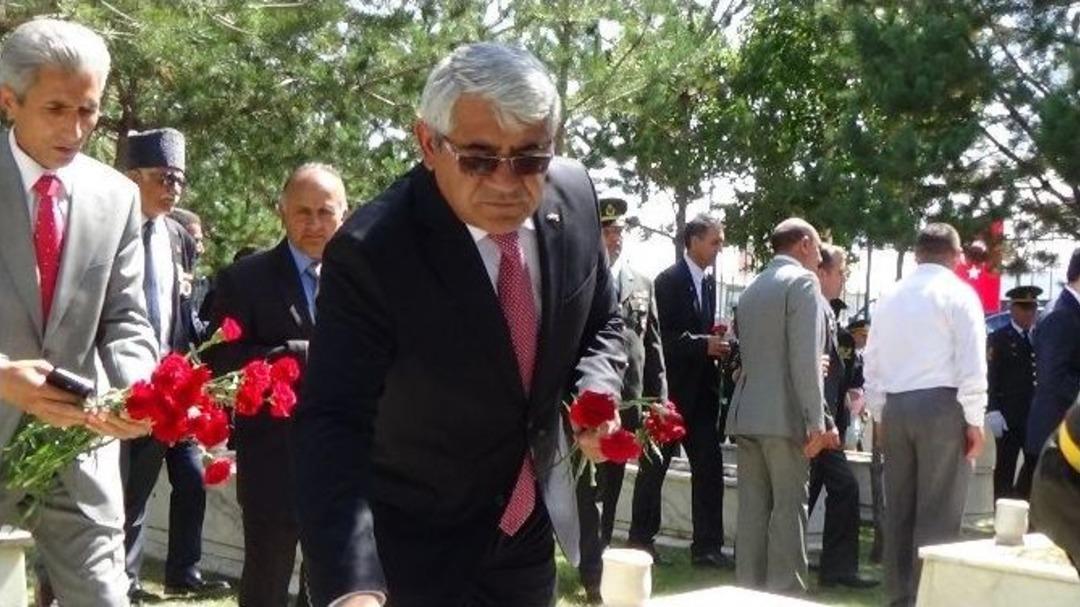 Kars&rsquo;ta 30 Ağustos Zafer Bayramı D&uuml;zenlenen T&ouml;renle Kutlandı