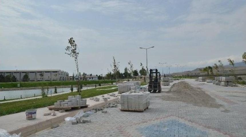 Park Vadi&rsquo;de Parke Yol &Ccedil;alışması