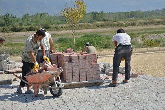 Park Vadi’de Parke Yol Çalışması