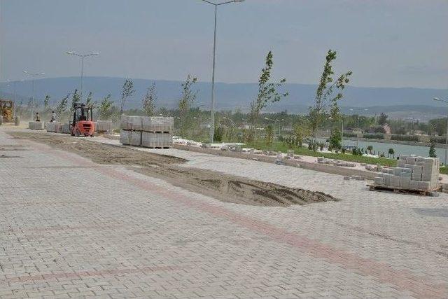 Park Vadi’de Parke Yol Çalışması