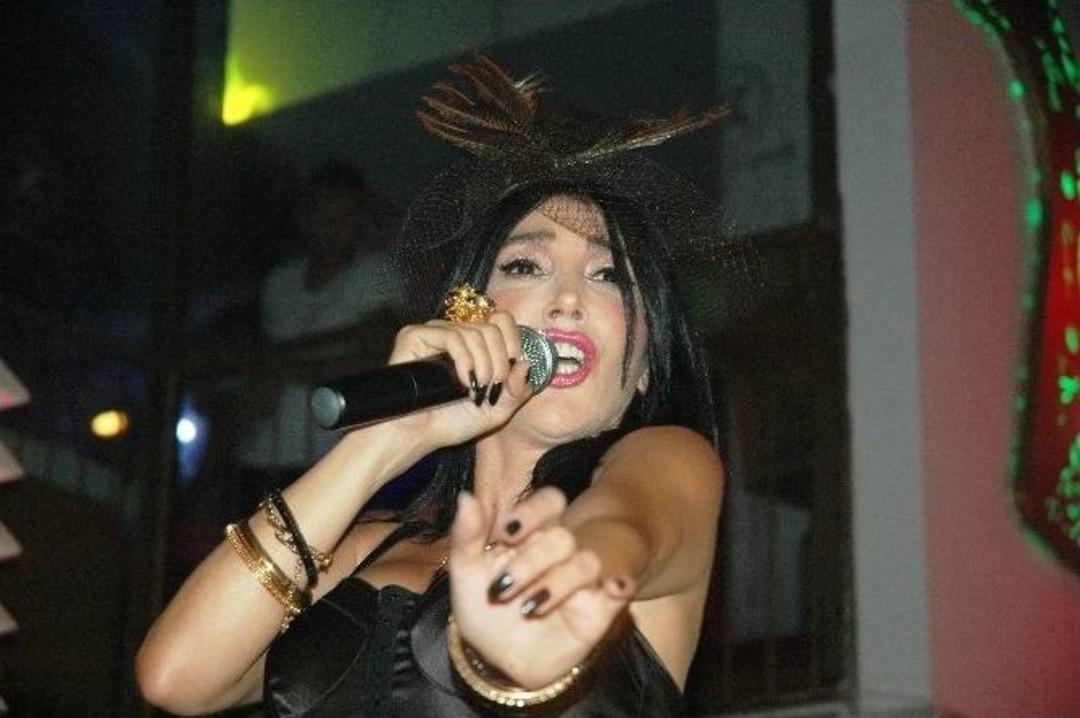 Bodrum&rsquo;da Hande Yener İzdihamı
