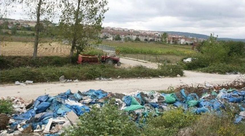 D&uuml;zce&rsquo;nin Her Yeri Katı Atık Deposu