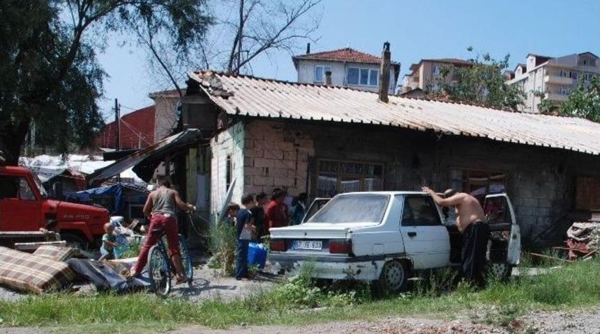 &Ouml;nce Evi Şimdi De Arabası Yandı