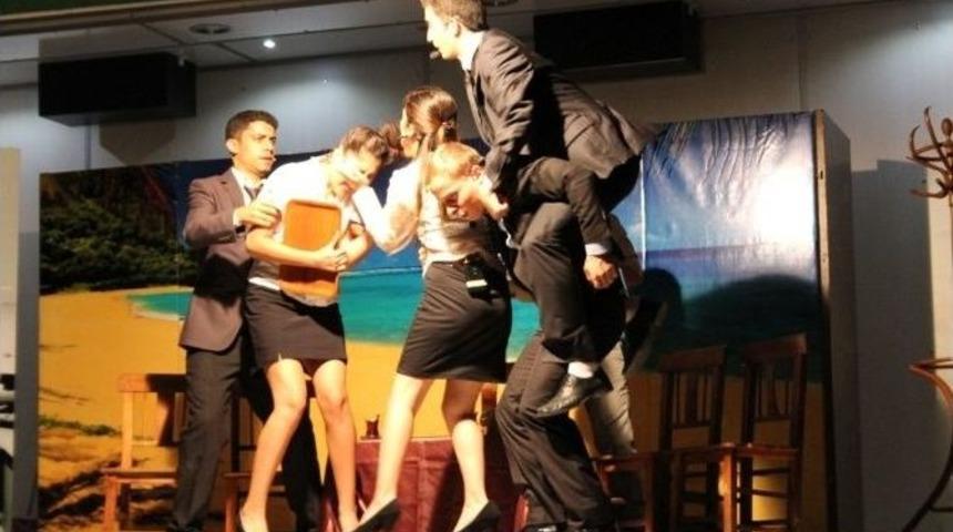 Dalyan Tiyatroyla Buluştu