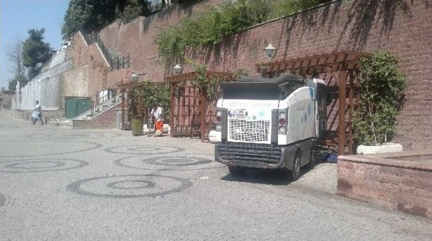 Tarihi Dokusu Olan Yerlerde Temizlik Hassasiyeti