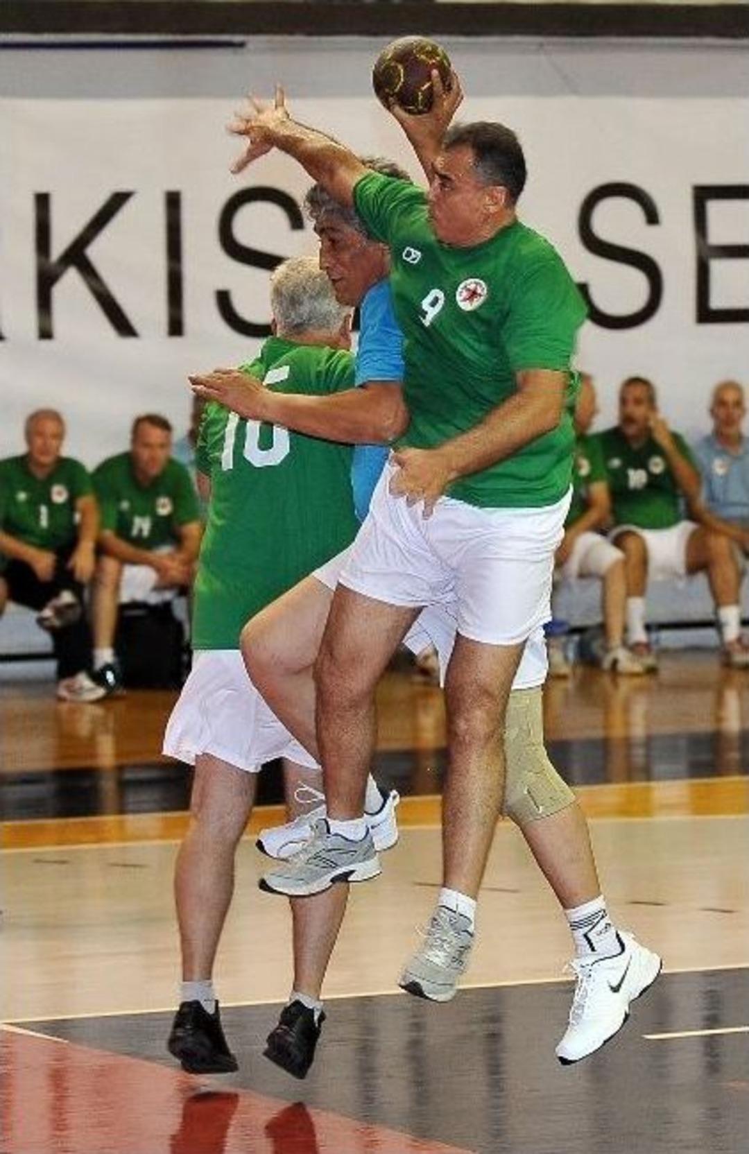 Eski Milli Hentbolcular &Ouml;zel Ma&ccedil; Yaptı