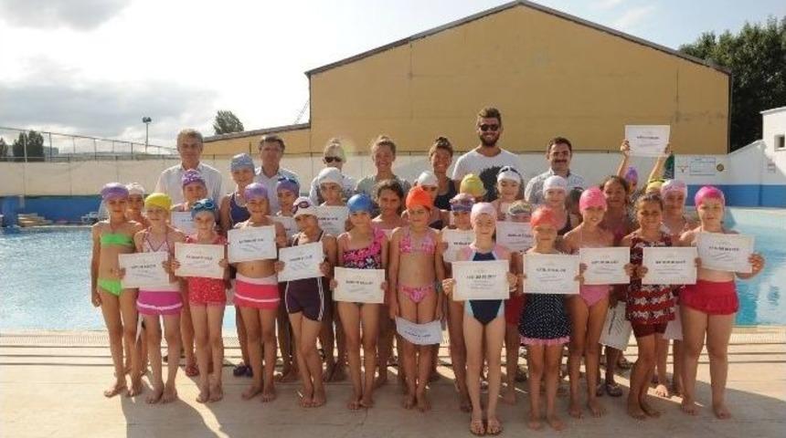 Yaz Spor Okulu&rsquo;nda Sertifika T&ouml;reni