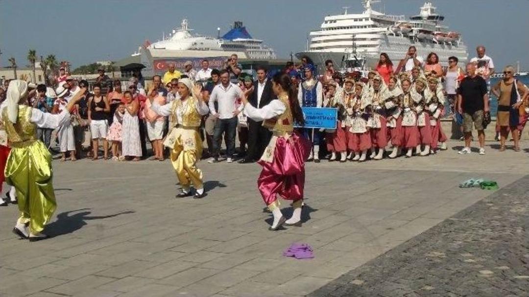 Kuşadası&rsquo;nda Zafer Bayramı Kutlamaları